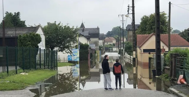 photo  la rue de la touques, à gacé, a été inondée, mardi 13 juillet.  &copy;  archives ouest-france 