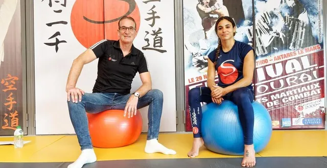 photo  leïla heurtault (à droite) avec son entraîneur didier moreau au samouraï 2000.  &copy;  dominique breugnot 