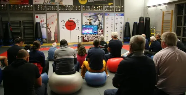 photo  de nombreux supporters avaient fait le déplacement pour soutenir leïla heurtault, ce matin, au club samouraï 2000 du mans…  &copy;  ouest-france 