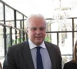 photo  nicolas clouët désigné pour coordonner la campagne lrem aux élections départementales.  &copy;  archives le maine libre 