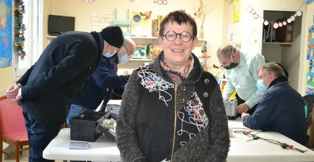 photo  annick davy, présidente d’alpha sablé depuis 30 ans, à l’honneur pour son engagement auprès de nombreuses associations depuis un demi-siècle.  &copy;  le maine libre 