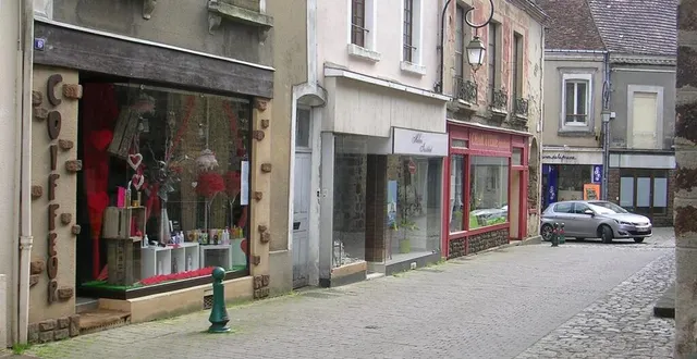 photo  le centre bourg de beaumont reprend vie avec l’ouverture de trois nouveaux commerces depuis septembre.  &copy;  le maine libre 