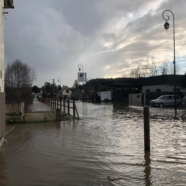 photo inondations à saint-aubin-des-coudrais, dimanche 1er mars 2020. le niveau de l’eau est très vite monté.  ©  archives le maine libre