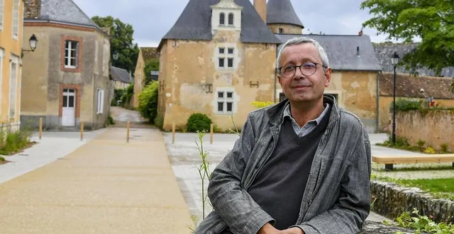 photo  hervé delaune, président de l’association patrimoine d’asnières, et « asnièrois depuis toujours », est intarissable sur l’histoire de cette petite cité de caractère.  &copy;  yvon loue – le maine libre 