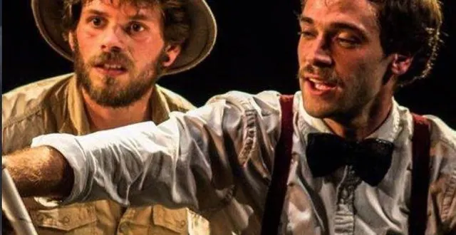 photo  paul boura et gaëtan sourceau, comédiens, jongleurs et parfois musiciens.  &copy;  thomas rouvière 