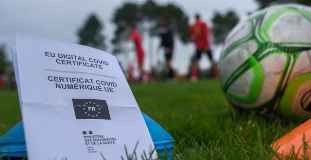 photo  le football amateur est également impacté par la gestion du pass sanitaire au sein des clubs.  &copy;  le maine libre – denis lambert 