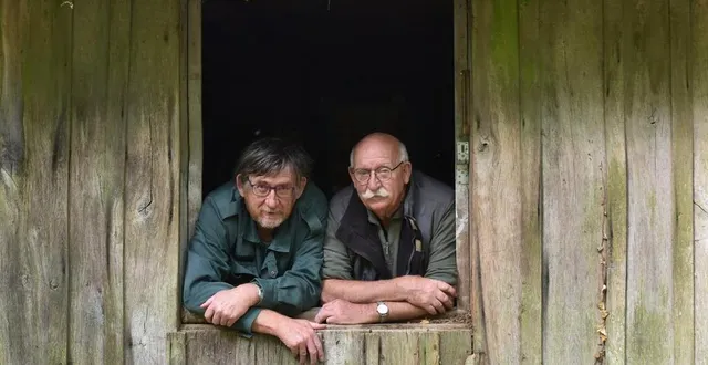 photo  jeff des bois et guth des prez vous attendent pour vous conter de belles histoires.  &copy;  carnuta 