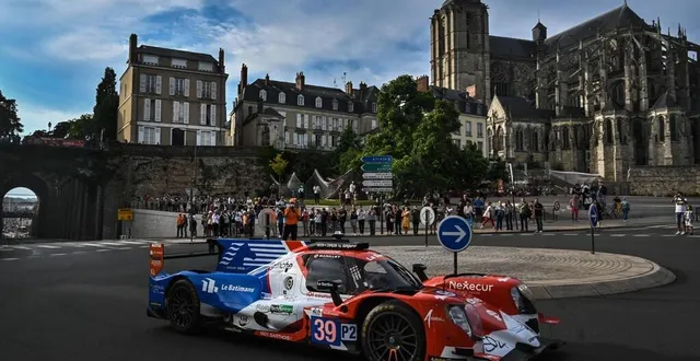 photo  il fallait être vif pour capturer le bolide sarthois en photo.  &copy;  le maine libre – denis lambert 