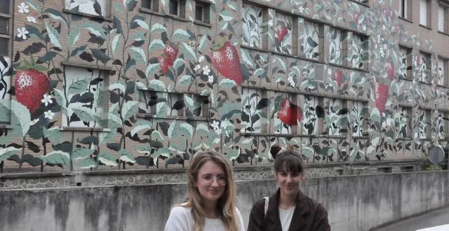 photo  le mans, août 2021. mathilda (à gauche) et laura de mojito fraise, devant la fresque de l’ancienne maternité.  &copy;  le maine libre 