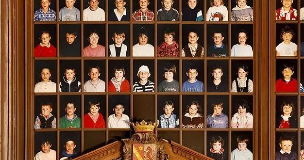 photo  « les écoliers d’oiron » sont une œuvre de christian boltanski exposée au château d’oiron.  &copy;  eric chauvet/ château d’oiron 