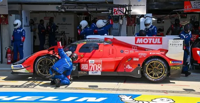 photo  la glickenhaus d'olivier pla a signé le meilleur temps de la journée.  &copy;  daniel fouray / ouest-france 