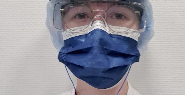 photo  marie travaille en usine chaque été pour payer ses études.  &copy;  le maine libre 