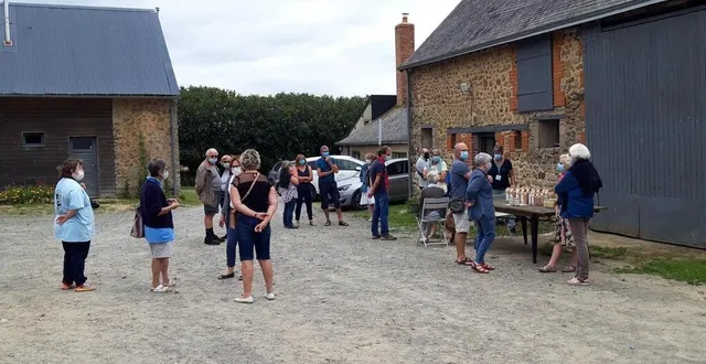 photo  les visiteurs avaient la possibilité d’acheter un peu de la production locale après la découverte.  &copy;  le maine libre 