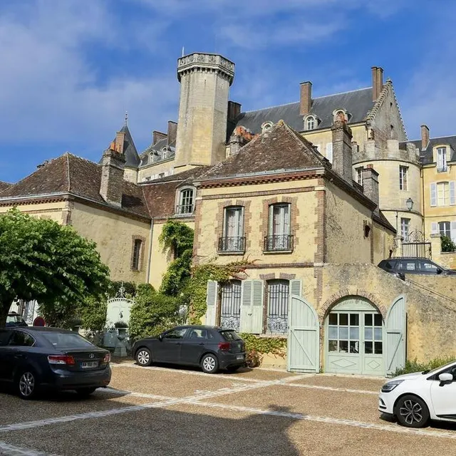 photo du haut de cette tour, le guetteur pouvait avoir une vue « jusqu’à 60 km » sur la vallée.  ©  le maine libre – yvon loué