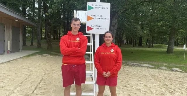 photo  corentin et marion sont surveillants de baignade sur coco plage, à sillé-le-guillaume.  &copy;  ouest-france 