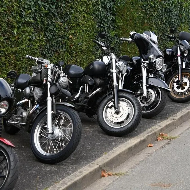 photo cette année, les motos étaient aussi invitées. ici, un échantillon du driver car le mans, partenaire des organisateurs depuis quelques années.  ©  ouest-france