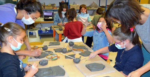 photo  lors de l’atelier de jeudi avec les animateurs.  &copy;  le maine libre 
