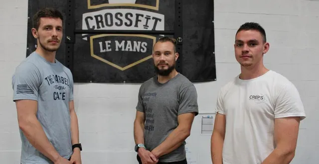 photo  hugo costenoble, l’associé, kévin bommert, le gérant et thomas, coach en apprentissage, sont ravis de leur nouvelle salle de 700 m², offrant plus de possibilités.  &copy;  le maine libre 
