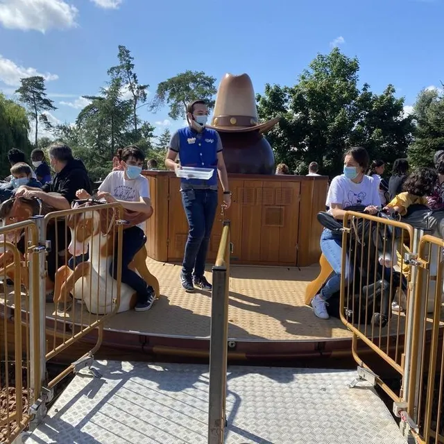 photo nicolas est opérateur d'attraction depuis deux ans, chaque été.  ©  ouest-france