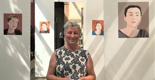 photo  christine patry-morel devant son exposition à la médiathèque de flers.  &copy;  ouest-france 