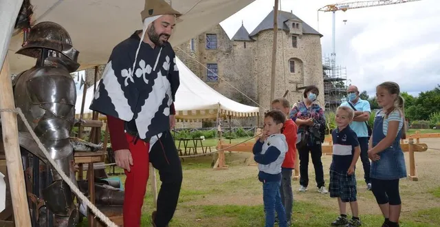 photo  les animations médiévales font le bonheur des plus jeunes.  &copy;  co - fabien gouault 