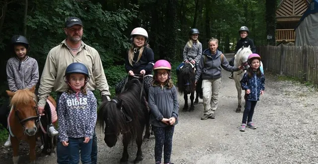 photo  le centre aéré marcel-delaunay à saint-clair-de-halouze (orne) étant en pleine forêt, les enfants du centre ont bénéficié de plusieurs activités en lien avec la nature et l’environnement. jeudi matin 26 août 2021, c’était équitation.  &copy;  ouest-france 