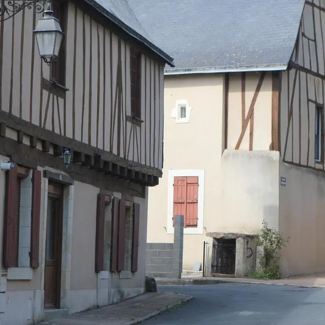 photo le vieux bourg de clermont-créans mérite un petit détour.  ©  le maine libre
