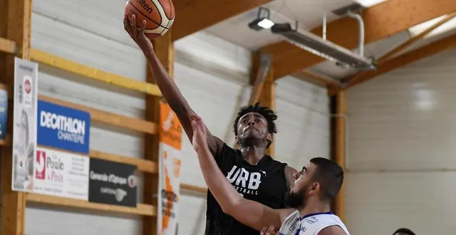 photo  les 16 points de tyron minfir n’auront pas suffit.  &copy;  jocelyne régnet 