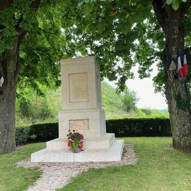 photo le sculpteur bourdelle a offret le monument aux morts à la commune après y avoir séjourné chez des amis.  ©  yanne boloh