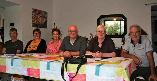 photo  une partie des membres du bureau s’est retrouvée, afin de préparer la rentrée mais surtout l’assemblée générale.  &copy;  le maine libre 