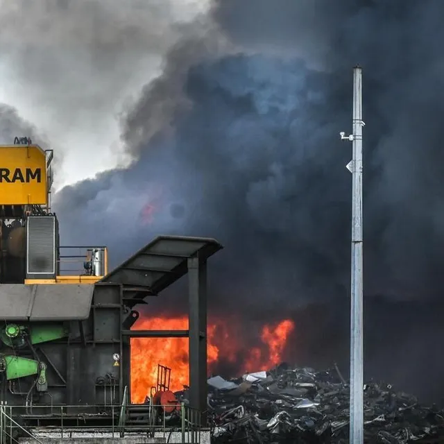 photo le feu est difficilement contrôlable », décrit le maire de champagné, patrick desmazières.  ©  denis lambert