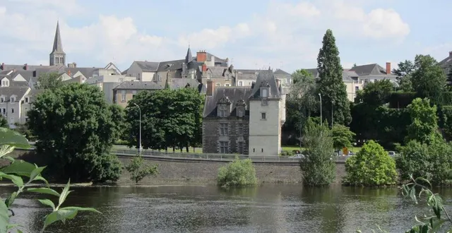 photo  aujourd’hui, l’hôtel du roi de pologne est le siège de l’association accueil des villes françaises.  &copy;  archives ouest-france 
