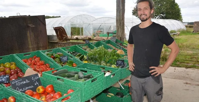 photo  benoît chalmond s’est installé dans la commune pour son activité de maraîchage bio.  &copy;  ouest-france 