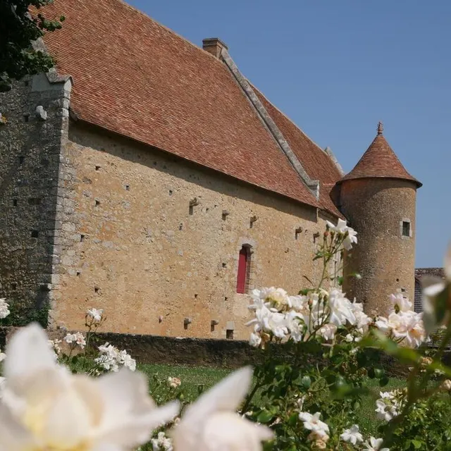 photo le manoir de la cour, construit au xiiie siècle, était le centre économique, judiciaire et administratif de la seigneurie. il accueille aujourd’hui des expositions.  ©  ouest-france