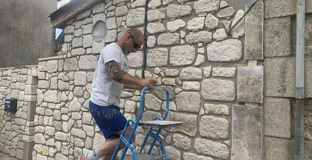 photo  stéphane forestier est un passionné de bd.  &copy;  camille bouju 