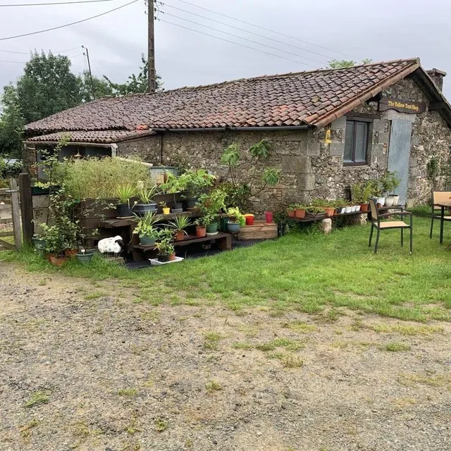 photo julia vend ses pots de gelée dans sa propre boutique depuis la crise sanitaire  ©  - camille bouju