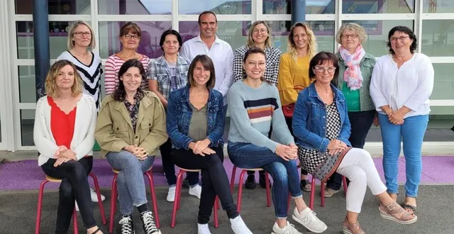 photo  l'équipe pédagogique de l'école montrieux-saint-rené. 