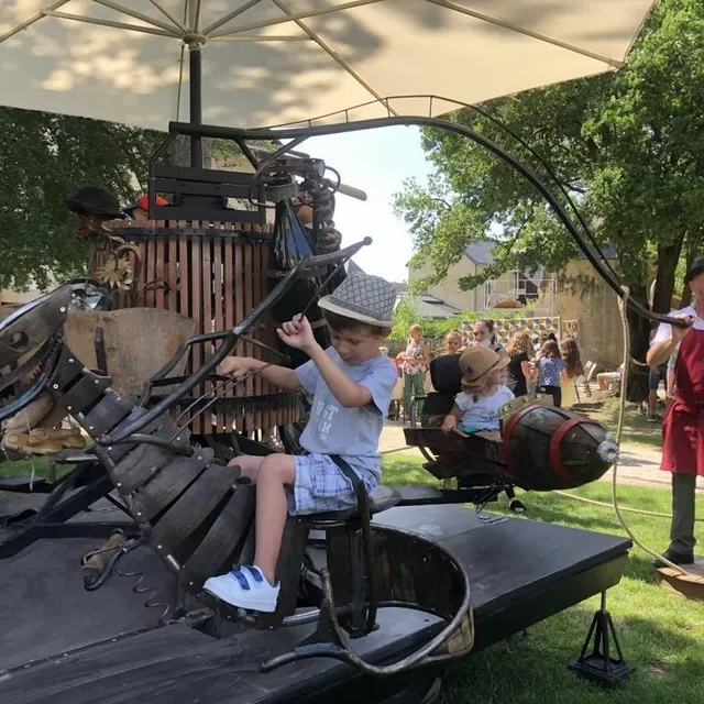 photo artistes et spectateurs sont dans la rue tout le week-end à la ferté-bernard.  ©  le maine libre