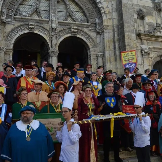 photo la fête, mais il n’y aura pas de défilé des confréries le dimanche matin, ni de soupe à la jambe de bouâ, cette année.  ©  archives le maine libre