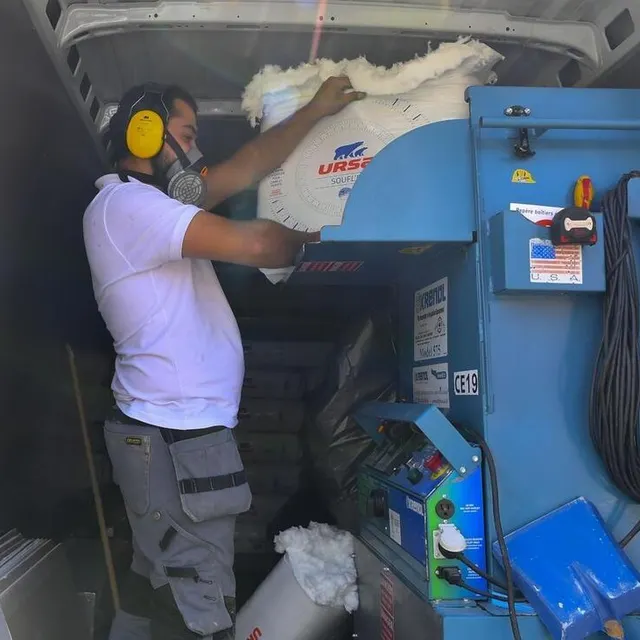 photo tilyo possède une équipe de professionnels de la rénovation des habitations : de l’isolation aux différents systèmes de chauffage.  ©  photo le maine libre yvon loué