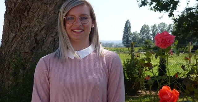 photo  manon mousset, dynamique nouvelle viventienne, lance son activité de coiffure à domicile  &copy;  le maine libre 