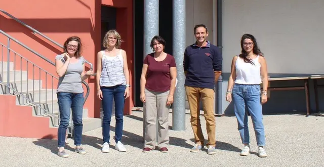 photo  l’équipe enseignante est sereine pour la rentrée scolaire du sivos saint-aubin-de-locquenay - montreuil-le-chétif.  &copy;  le maine libre 