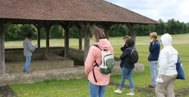 photo  les visiteurs viennent en petit groupe afin de contempler les vestiges gallo-romains.  &copy;  ouest-france 