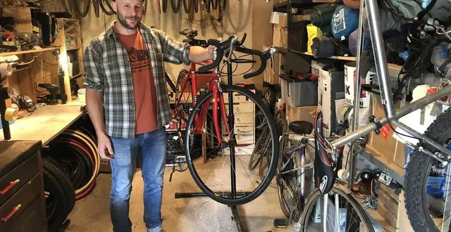 photo  arnaud marie lance l’amicyclette, réparateur de vélo à domicile, dans l’orne.  &copy;  ouest-france 