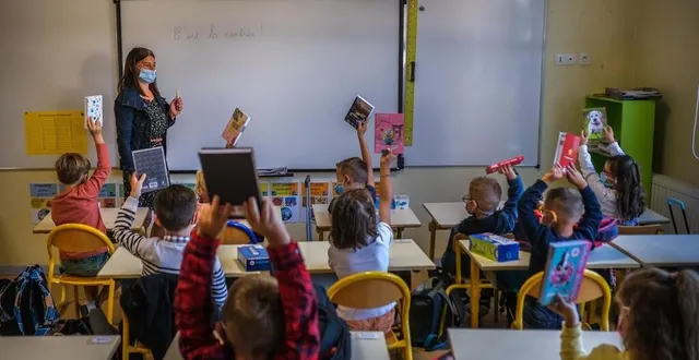 photo  désormais, les classes ferment automatiquement pendant 7 jours dans les écoles maternelles et élémentaires dès l’annonce d’un élève positif au coronavirus.  &copy;  photo le maine libre denis lambert 