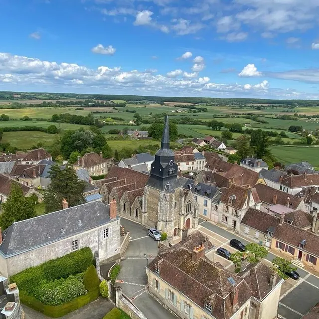 photo montmirail surplombe le perche sarthois.  ©  yanne boloh