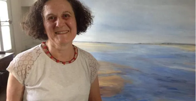 photo  après une période « céramiques et peintures d’émail », l’artiste s’est jetée dans la peinture comme dans une eau bienfaisante.  &copy;  le maine libre 