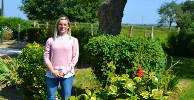 photo  la jeune coiffeuse de 22 ans aime la campagne. elle se déplace du lundi au vendredi, de 9 h à 18 h et le samedi, de 8 h 30 à 15 h.  &copy;  ouest-france 