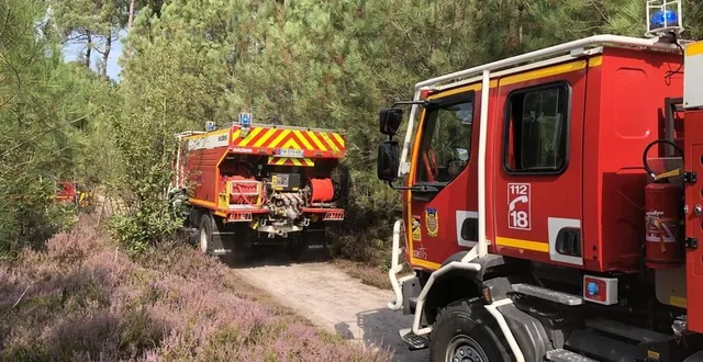 photo  deux groupes intervention feux de forêt, soit huit véhicules, ont été engagés dans une parcelle boisée de l’arche de la nature, à changé.  &copy;  le maine libre 