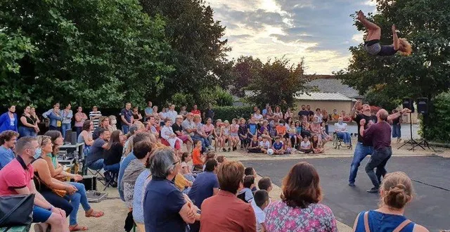 photo  la compagnie cirque exalté s’est produite à longnes.  &copy;  le maine libre 